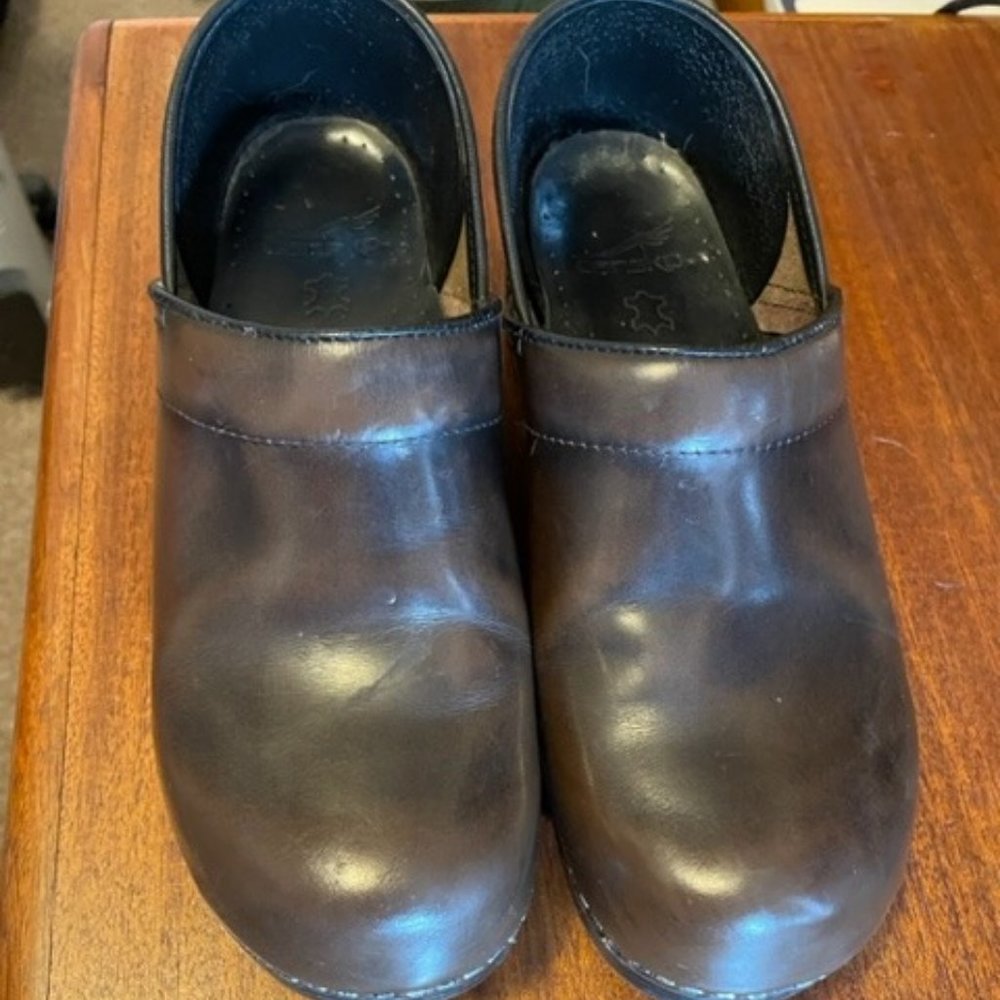 Dansko Clog Size 40 Brown